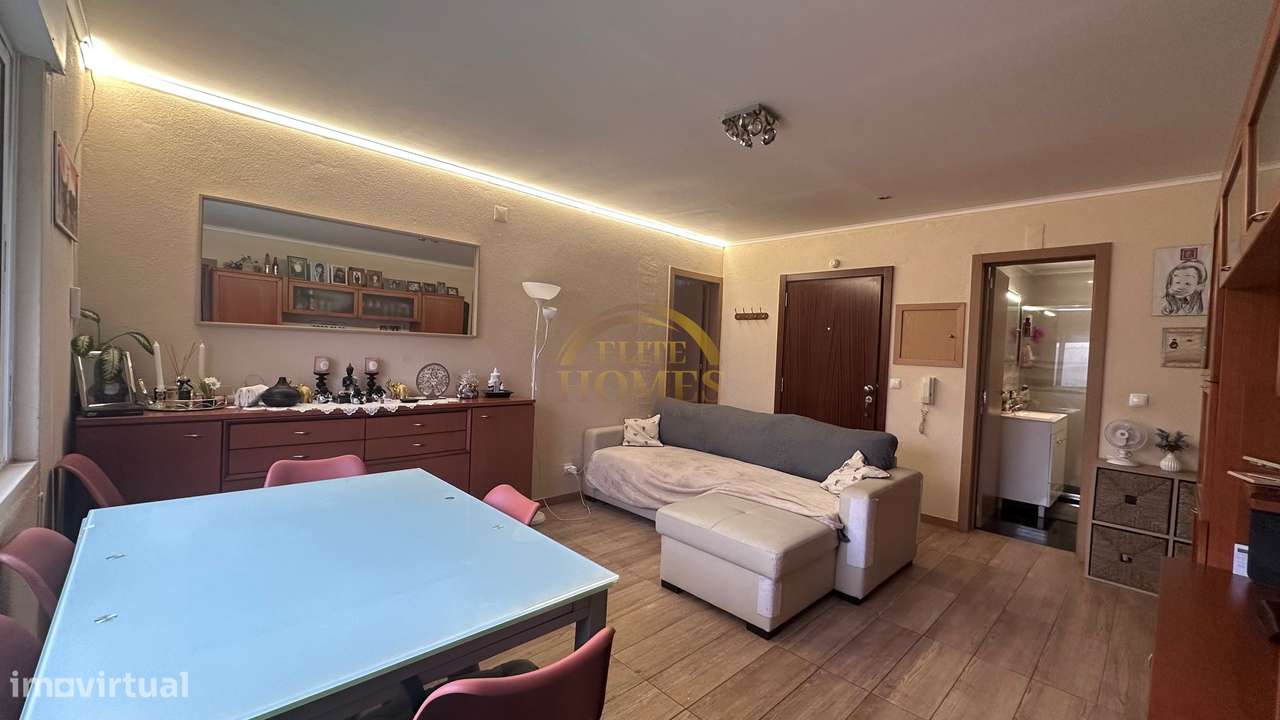 Apartamento T1, atualmente transformado em T1+1, Damaia (Amadora). - Grande imagem: 2/22