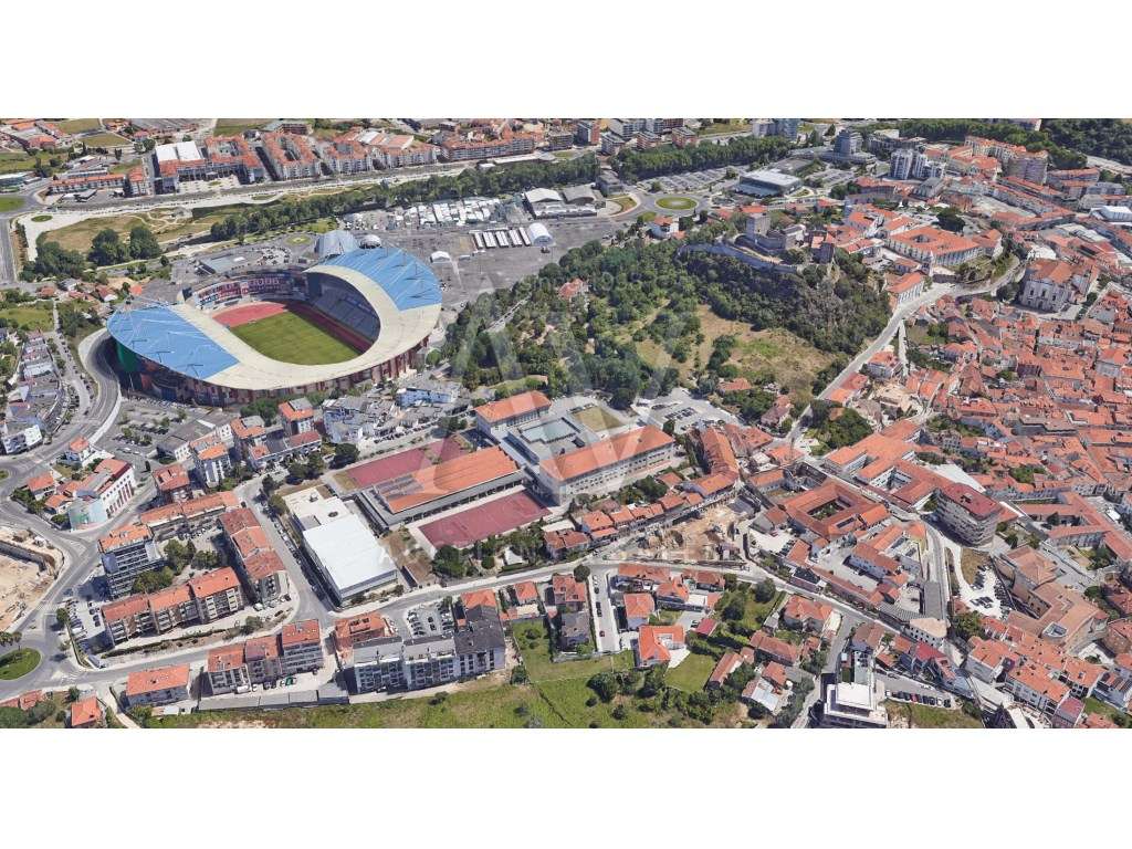 T3- Condomínio fechado , piscina aquecida, parque infantil, em Leiria-13