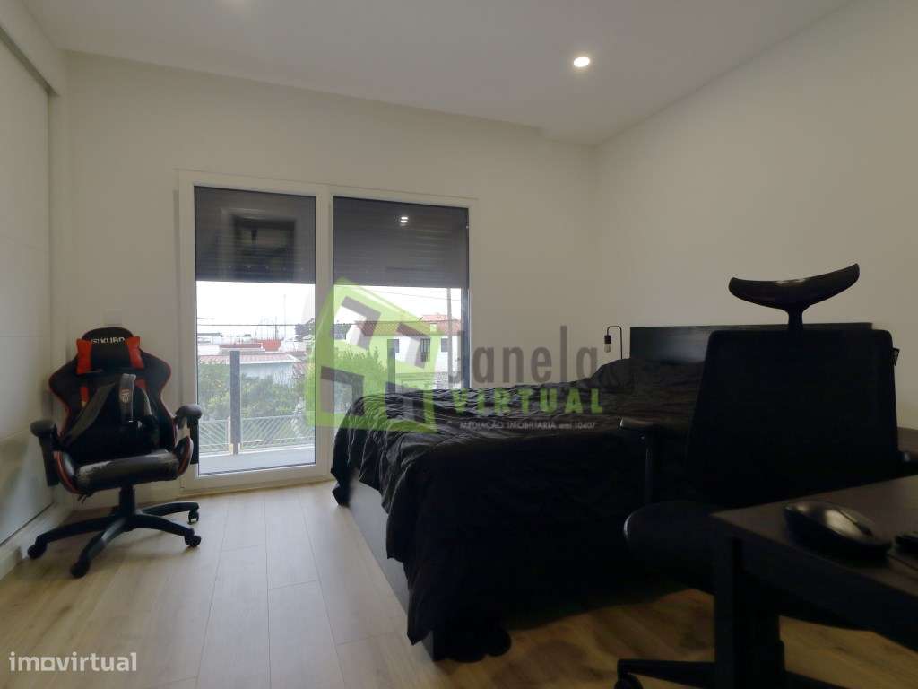 Moradia Geminada T3 com Piscina - Fernão Ferro-13