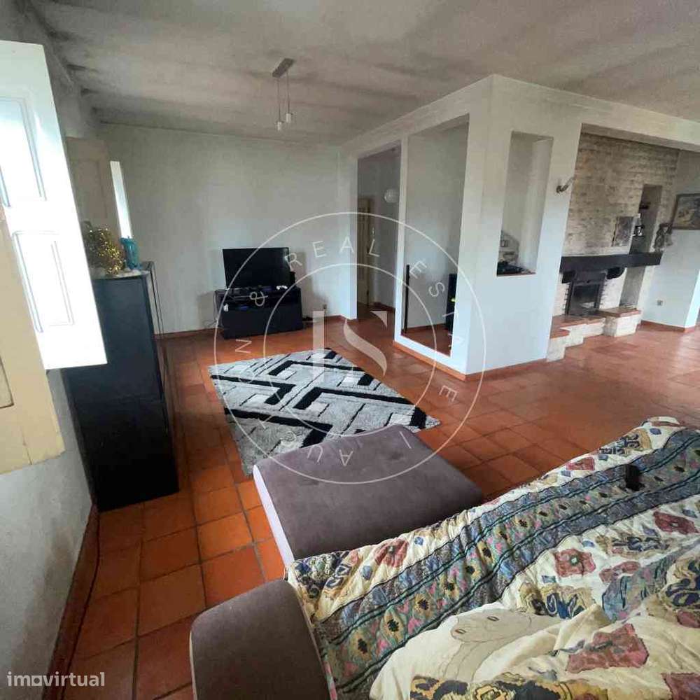 2 Apartamentos + Garagem com Logradouro | Vale de Cambra-22