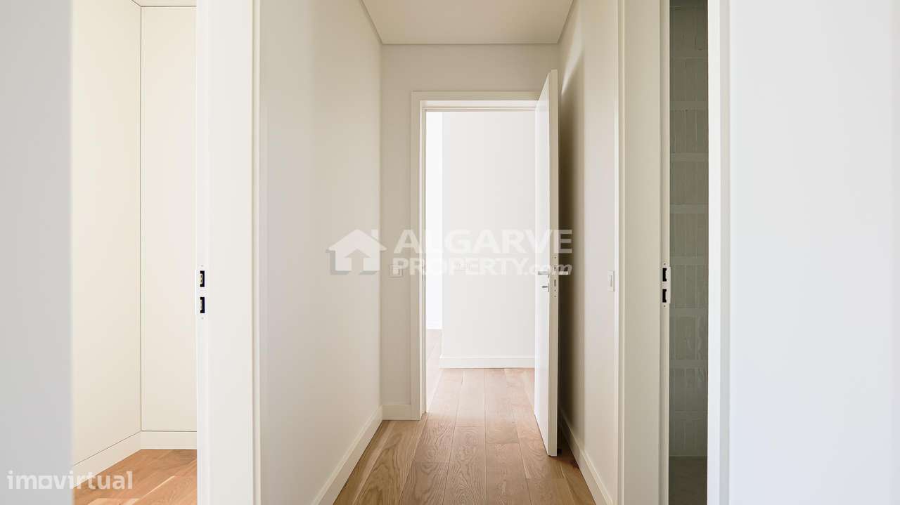 Luxuoso apartamento T2 novo em frente à Praia de Quarteira, Algarve-16