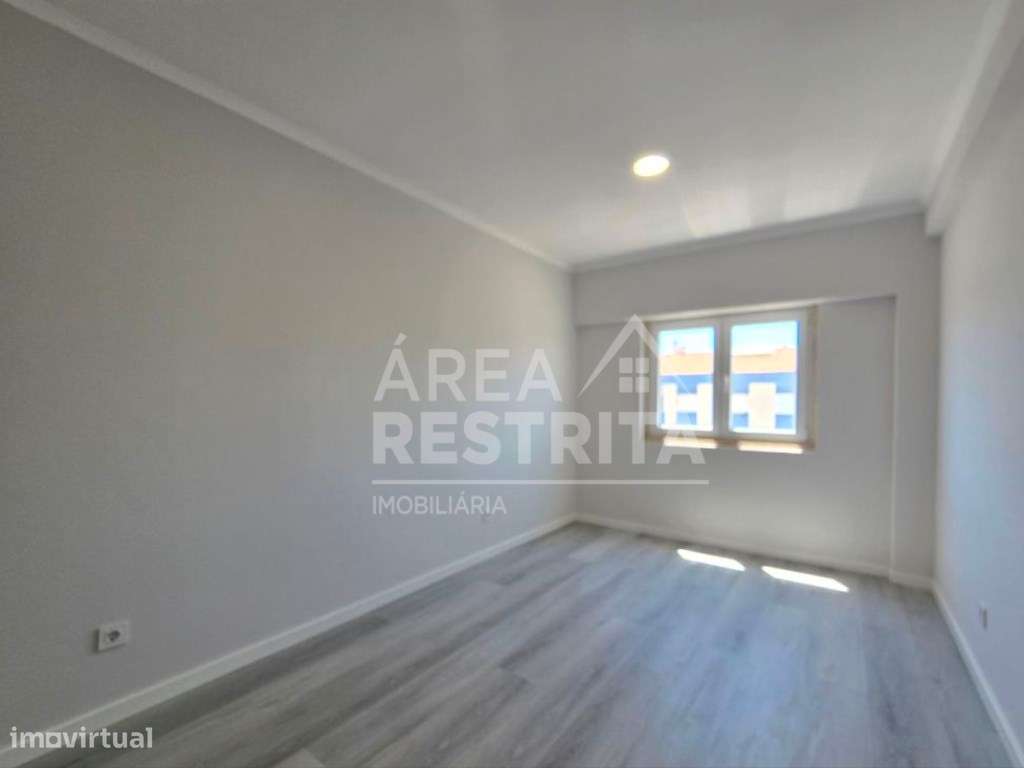 Apartamento T4, totalmente remodelado, na Cruz de Pau-20