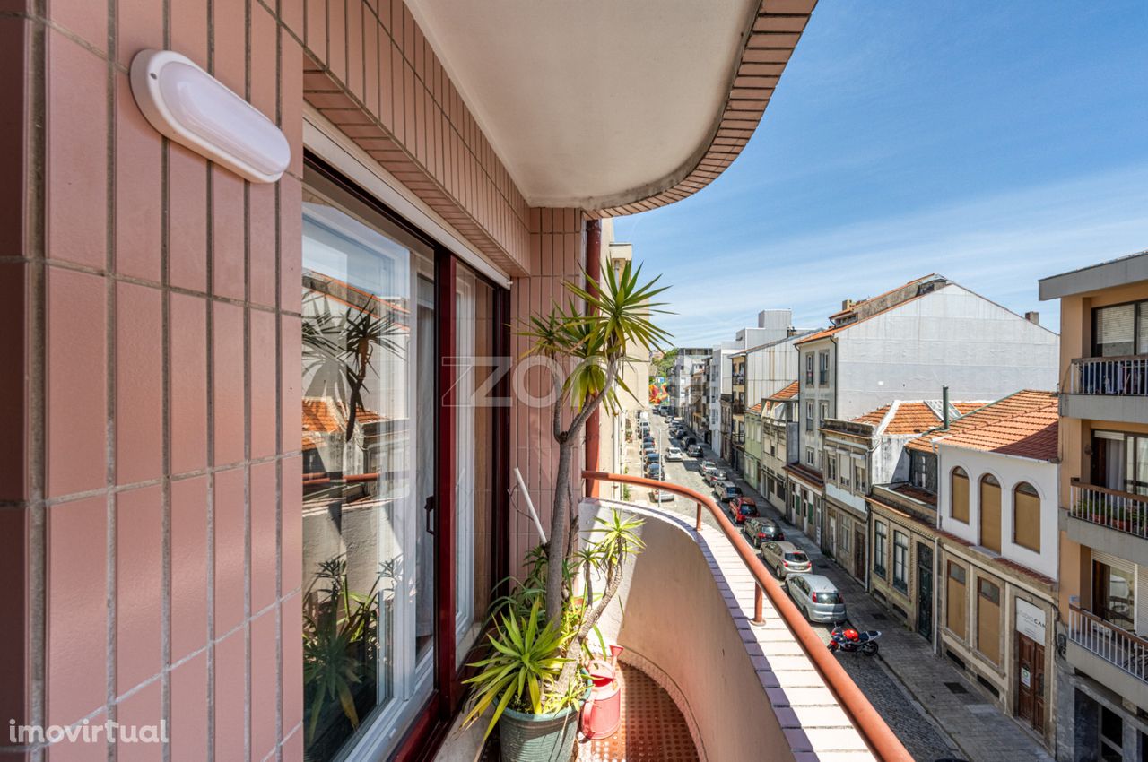 Apartamento T2+1 | Varandas | Elevador | Garagem – Bonfim, Porto