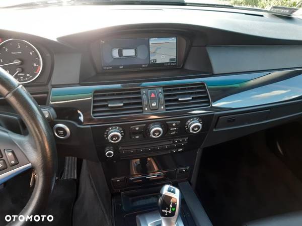 BMW Seria 5 530d Touring Edition Lifestyle - 12