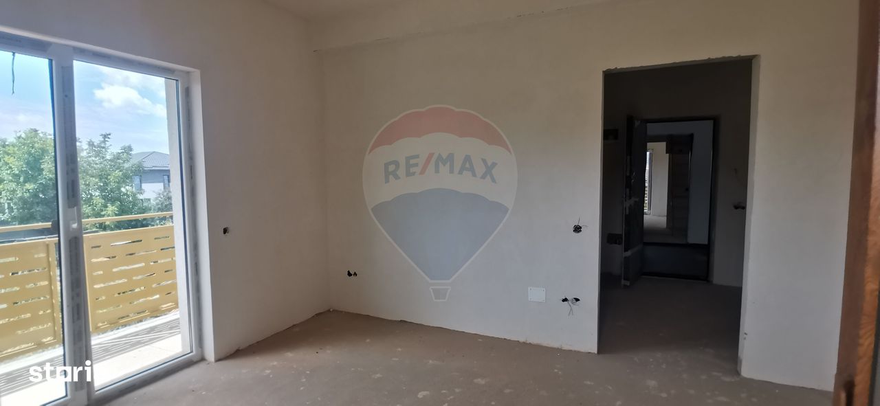 Apartament cu 3 camere de vânzare