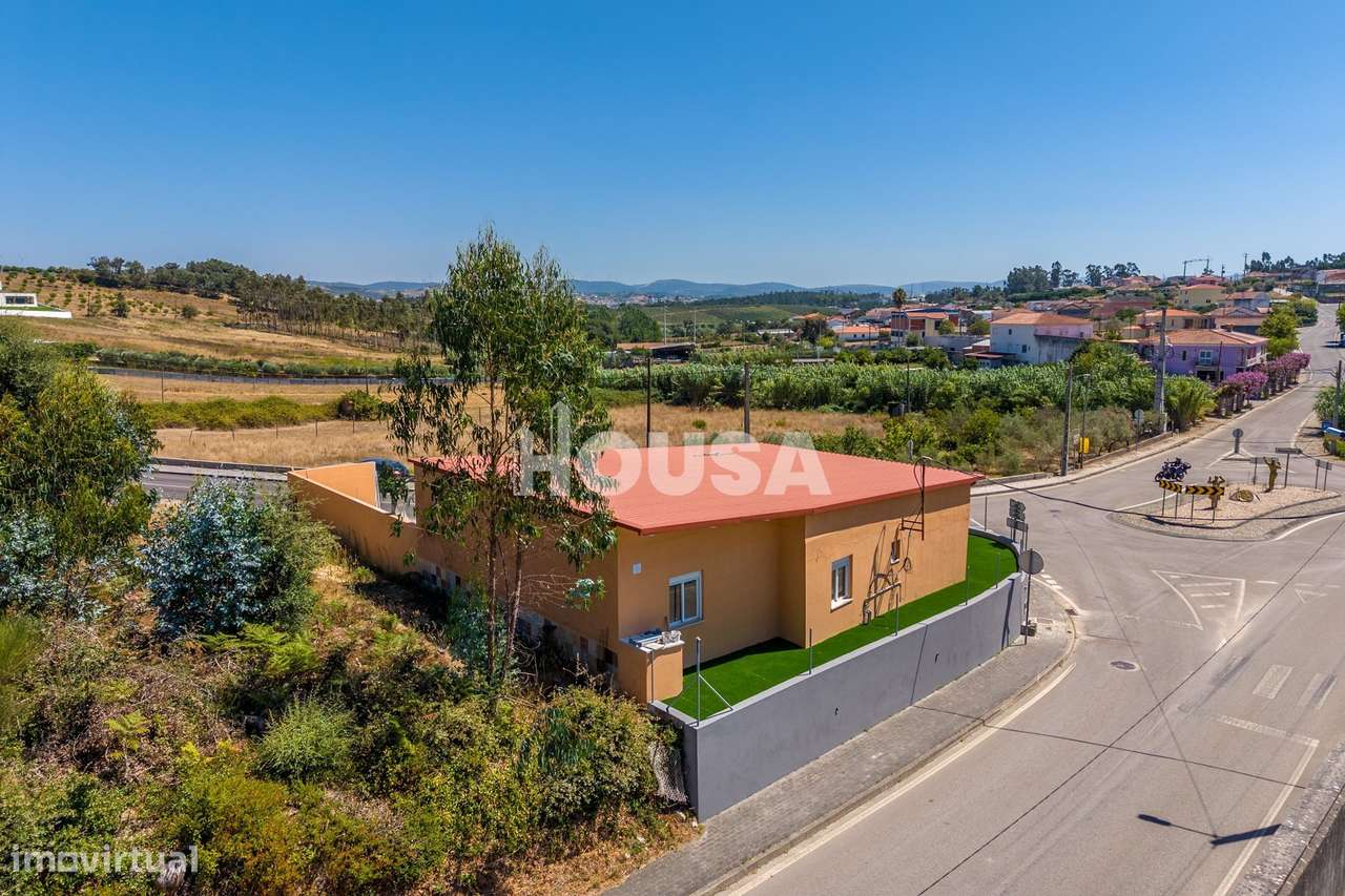 Moradia T3 Renovada | Azoia – Leiria-41
