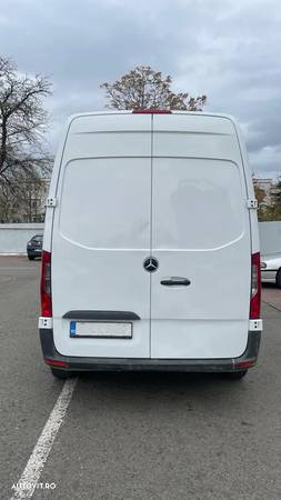 Mercedes-Benz Sprinter - 4