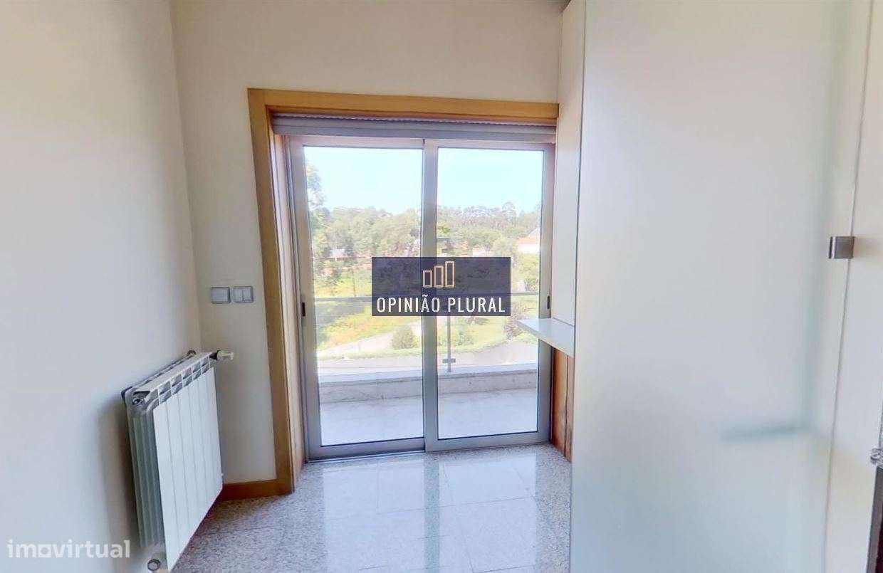 T2 de Luxo com Varandas e Garagem Dupla em S. Félix da Marinha-9