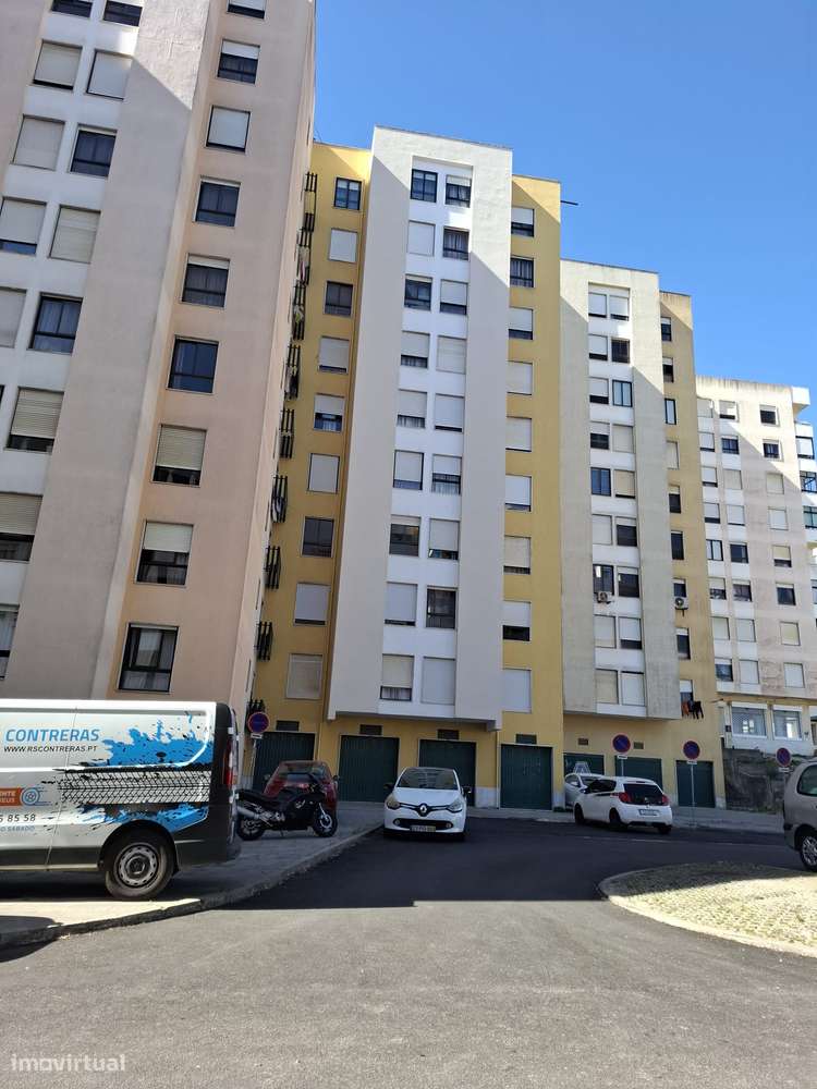 Apartamento T2 com elevador em Sintra-18