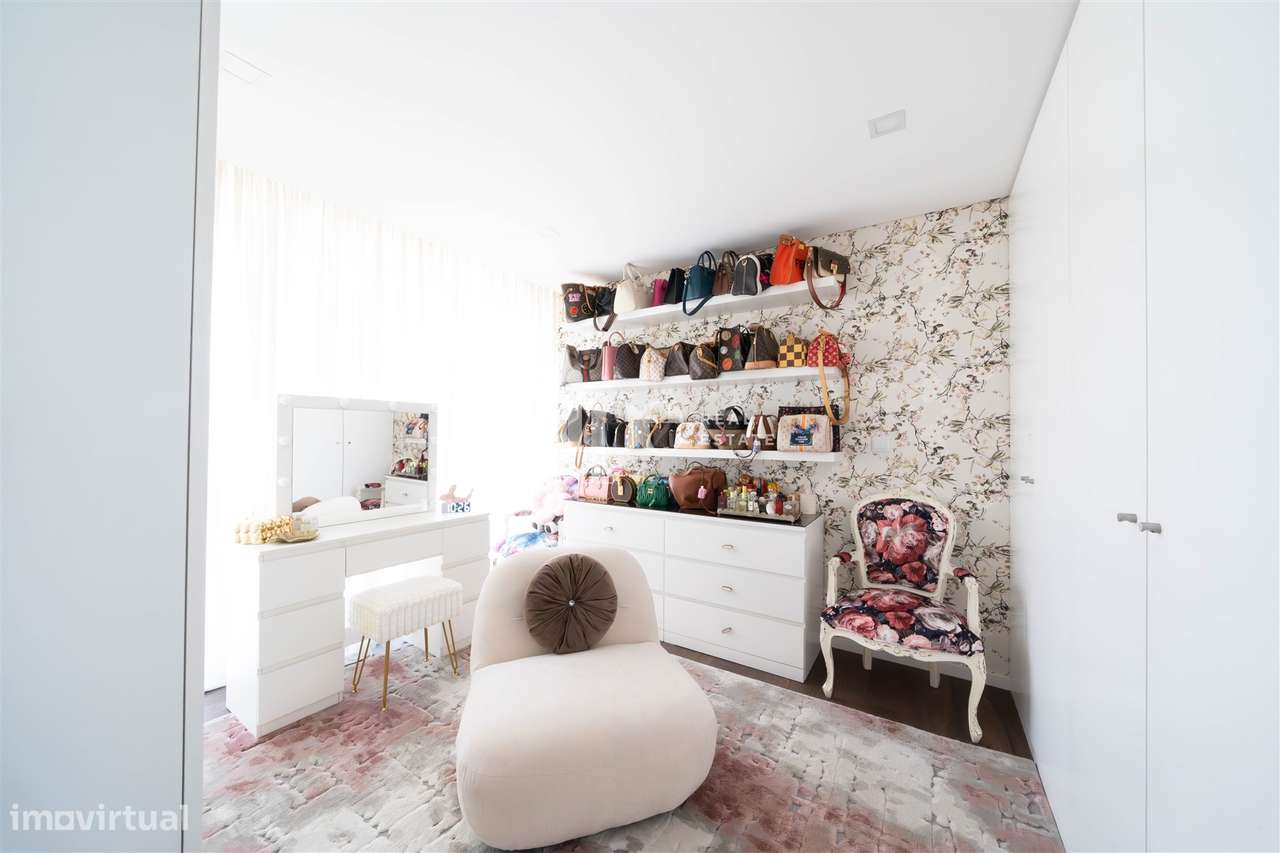 Fantástica moradia T3+1 com piscina e sala de inverno-21