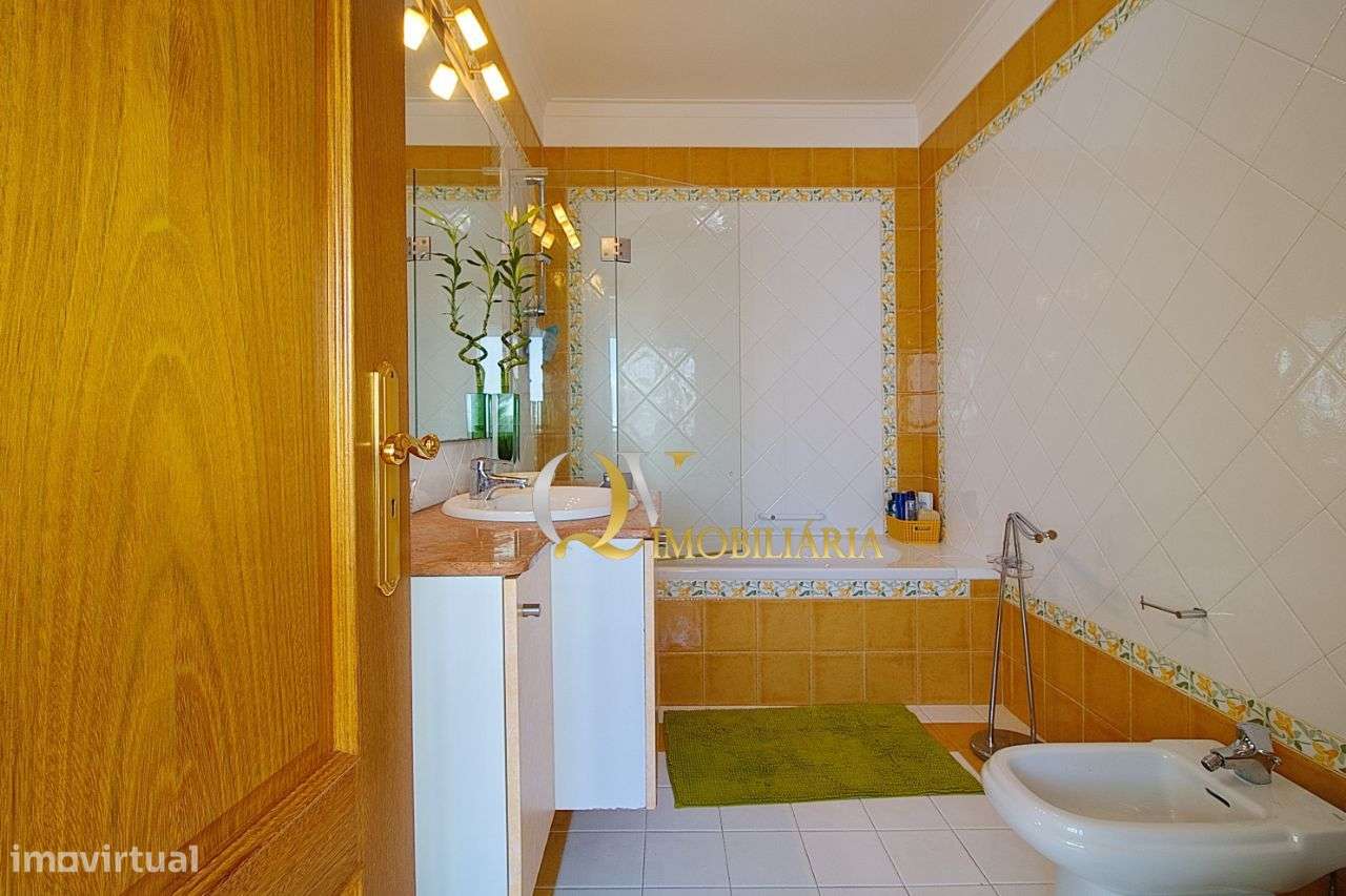 Excelente Moradia V4 para venda sita nos Jardins da Parede-46