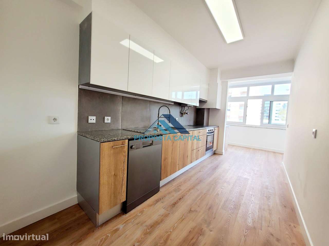 APARTAMENTO T3 TOTALMENTE REMODELADO | ESTRADA DA LUZ - COM GARAGEM-11