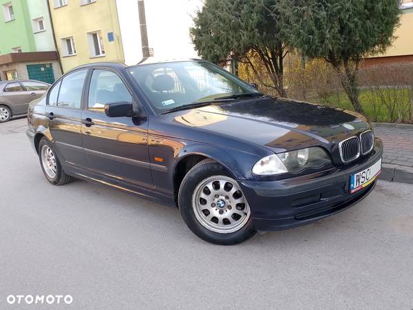 BMW Seria 3 318i - 4