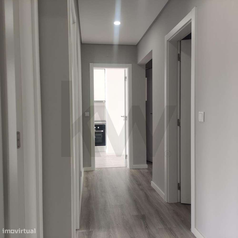 Apartamento T3 na Cruz de Pau – Remodelado e com Excelente Localização-14