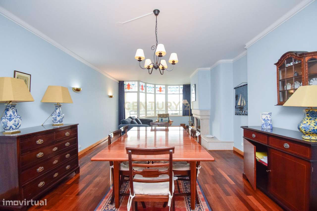 T2 com varanda, garagem e arrecadação – Cascais | Rua João Infante-1