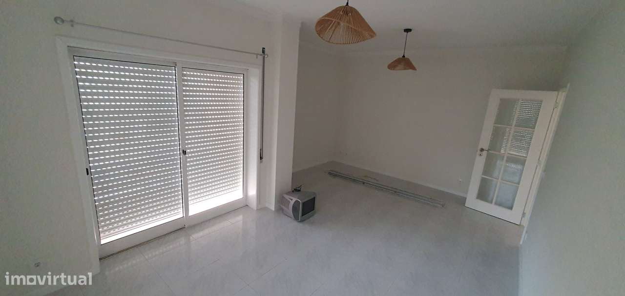 Apartamento T1 restaurado ,  Praia da Amorosa (Exp. Poente) - Grande imagem: 4/8