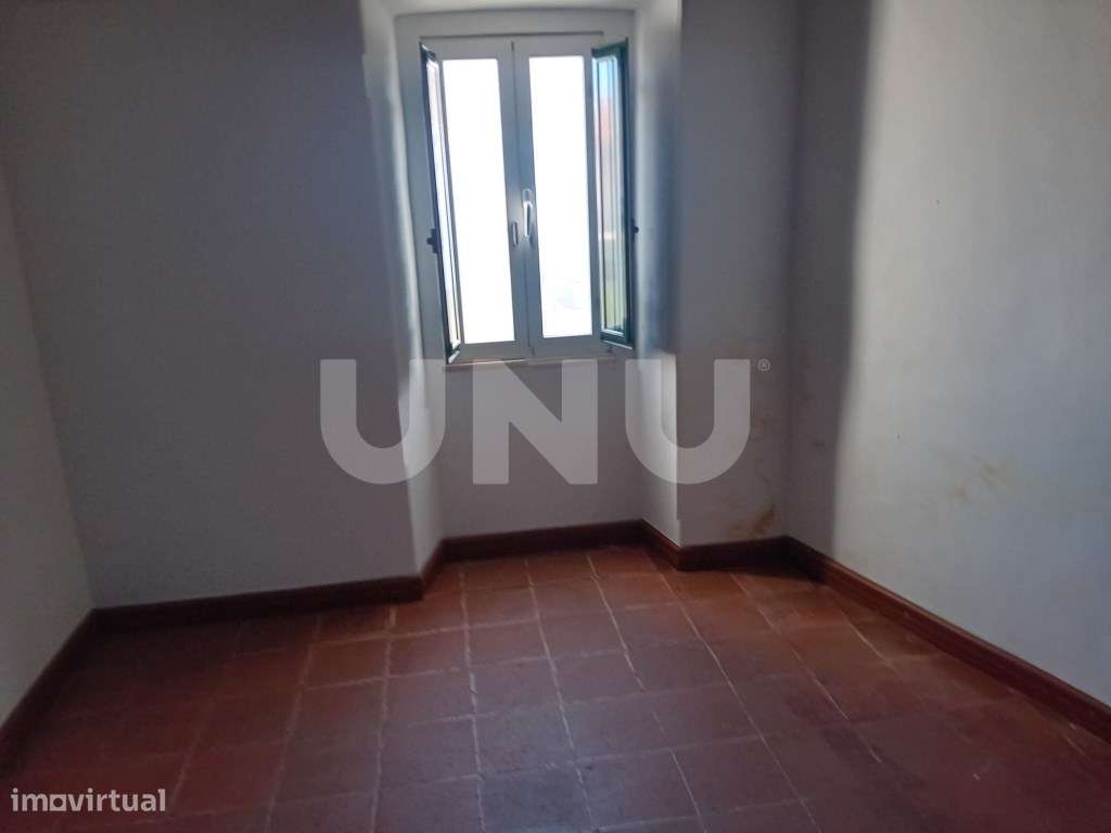 Moradia em banda R/C e primeiro andar-5