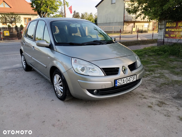 Renault Scenic 1.6 16V Luxe Expression - 11