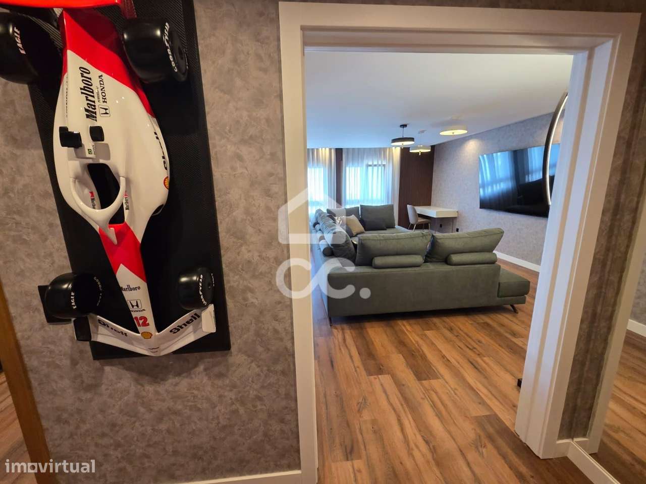 Apartamento T1 na Venda do Pinheiro com Garagem, Elevador e AC-12