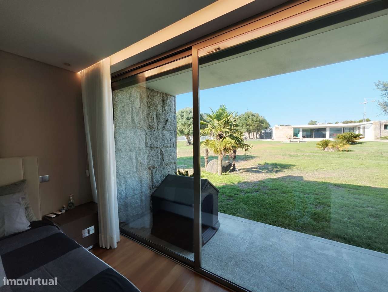 Vende-se moradia de luxo-40