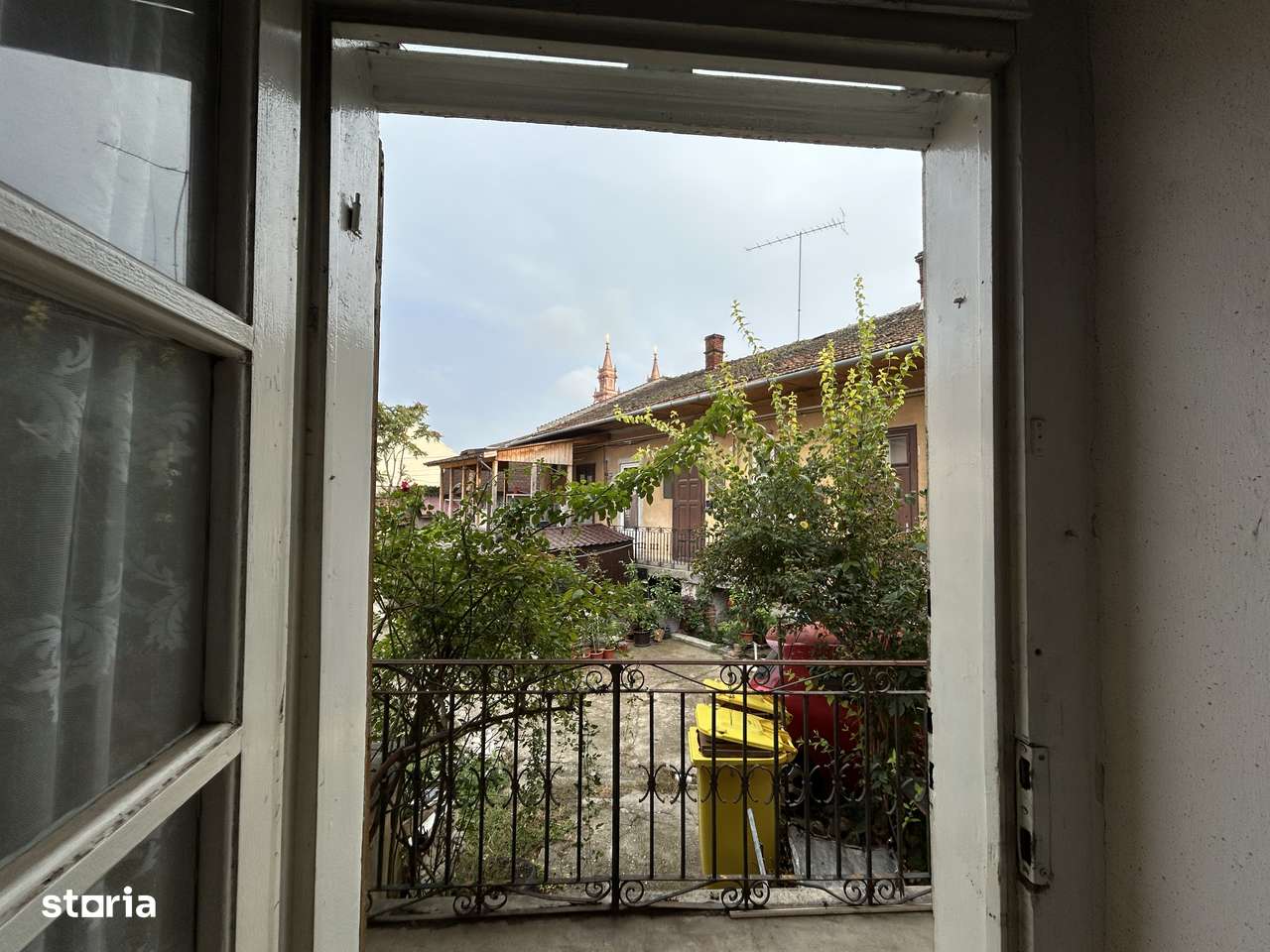 Vand apart.1  Piata Catedralei,st.58 mp. parter inalt+ pivnita - Imagine principală: 5/9