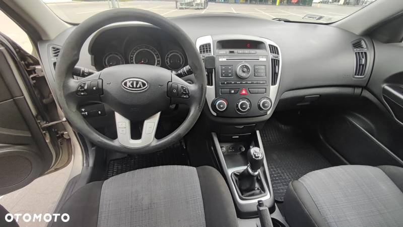 Kia Ceed - 5