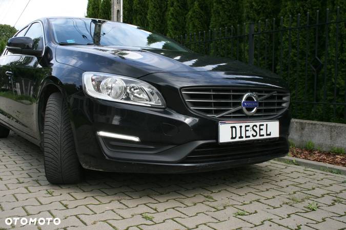 Volvo V60 D3 Drive-E Dynamic Edition (Momentum) - 9