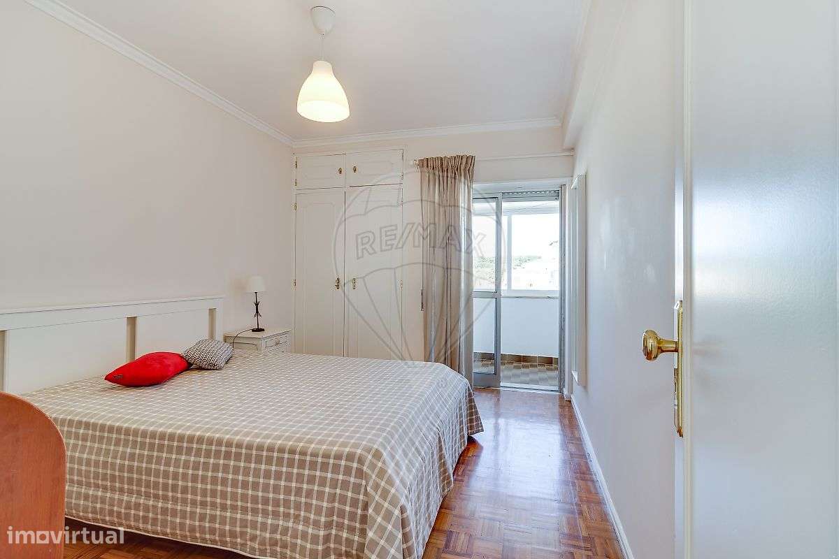 ApartamentoT2 em São João do Estoril, Alapraia-9