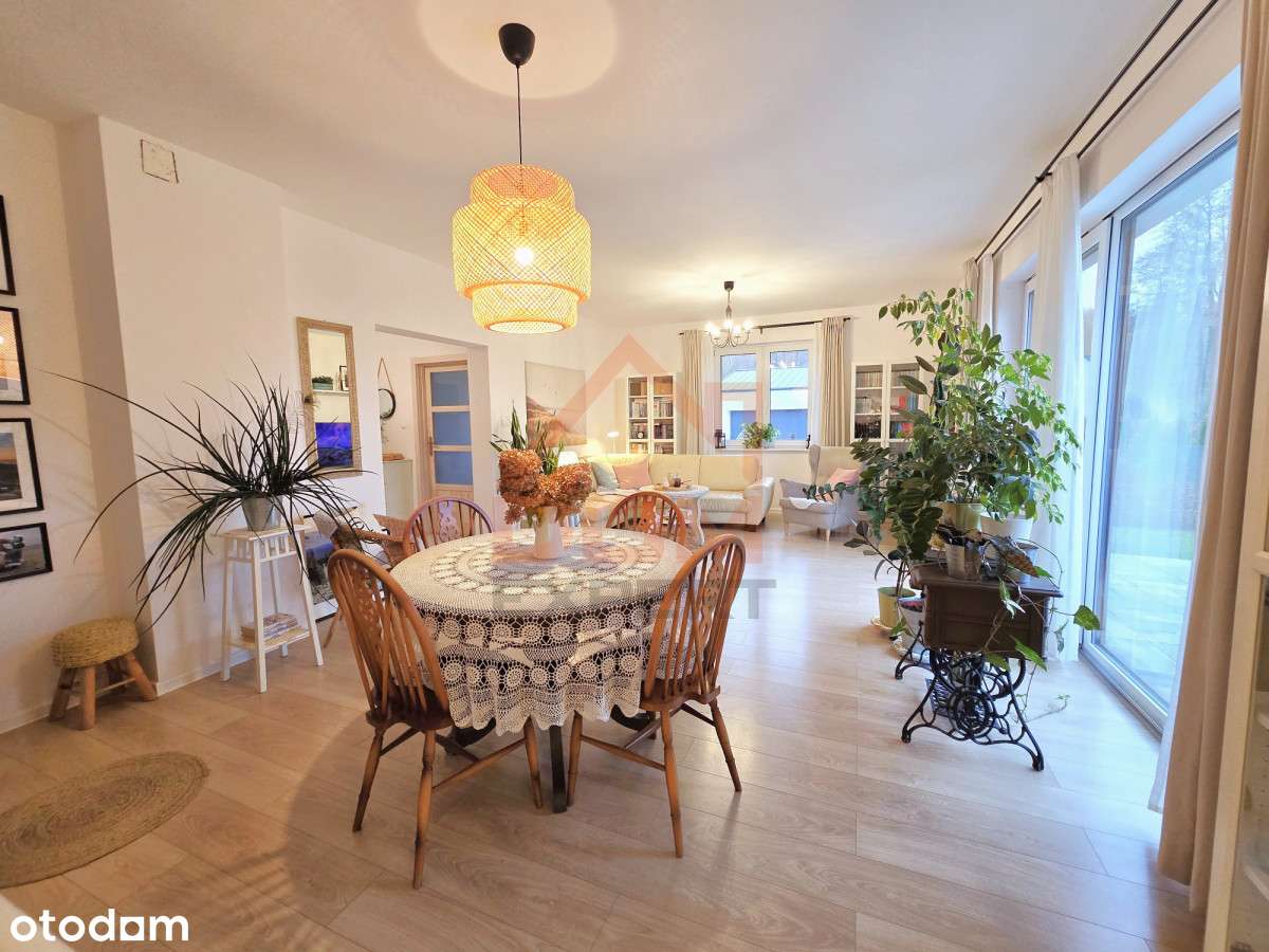 Rodzinny dom pod miastem w malowniczej okolicy - Pełny obrazek: 2/10