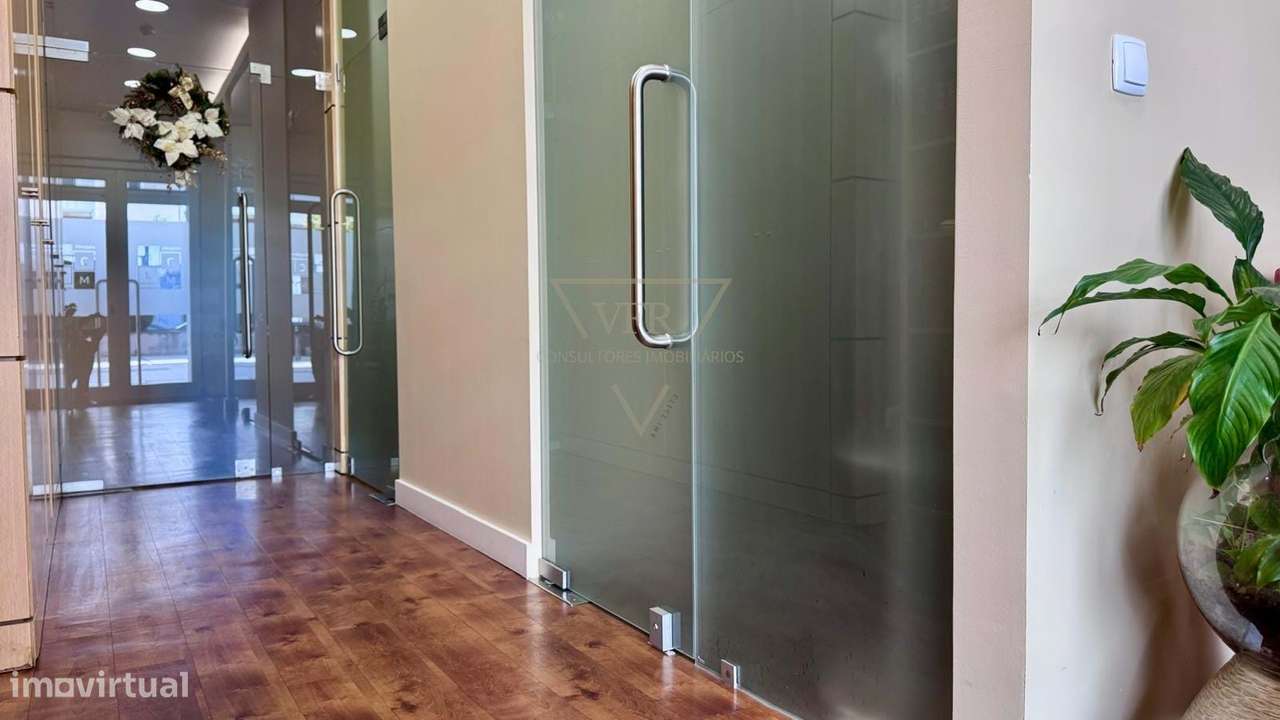 Escritório Exclusivo em Zona nobre  de Lisboa. Oportunidade no Lumiar,-17