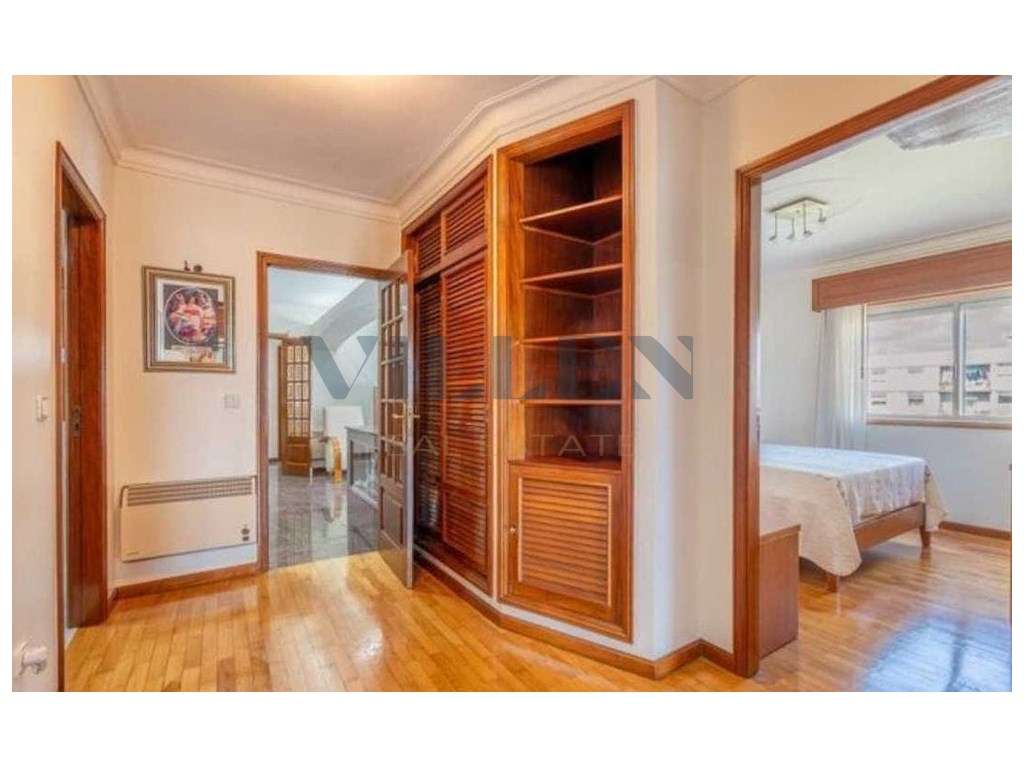 Apartamento T3 a 200m da Praia das Caxinas-5