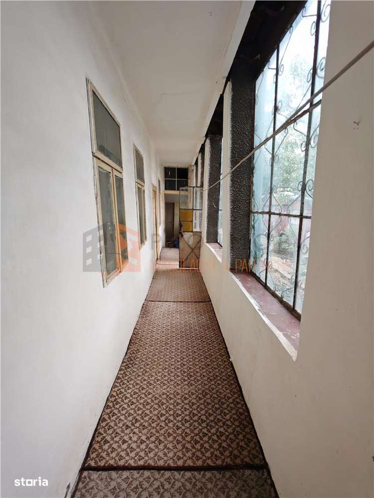 Casa de vanzare si teren 708 mp in zona Victoriei - Imagine principală: 5/11