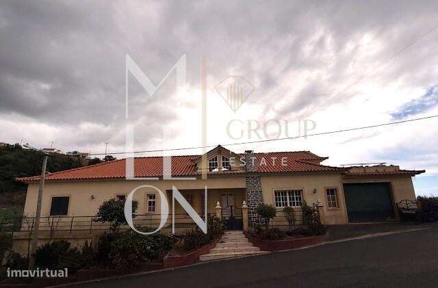 Moradia com vista e enorme garagem. - Grande imagem: 2/34