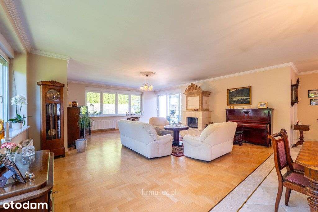 Dom przy ścianie lasu, możliwe 4 sypialnie-7