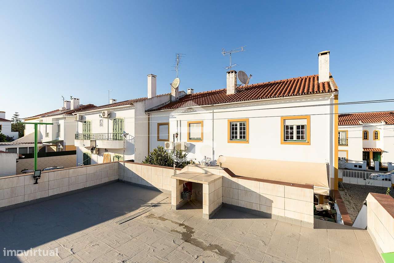 Moradia T3 c/ Garagem, Quintal e Terraço no Bairro da Casinha, em Évor-15