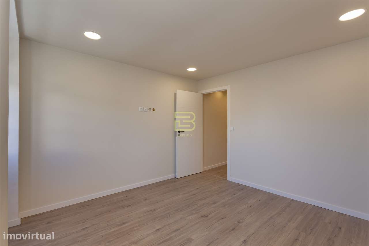 Apartamento T1 novo na tradicional Travessa de São Vitor, no Porto-7