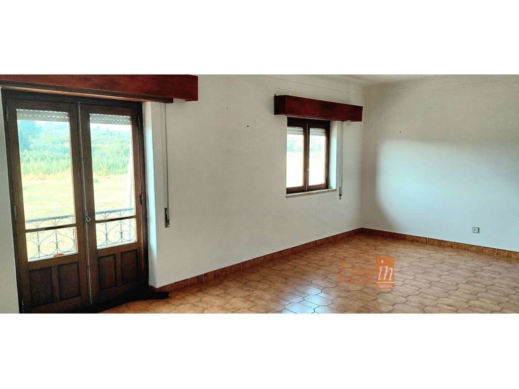 Moradia T2 com Garagem localizada em Ota em Alenquer - Grande imagem: 4/17