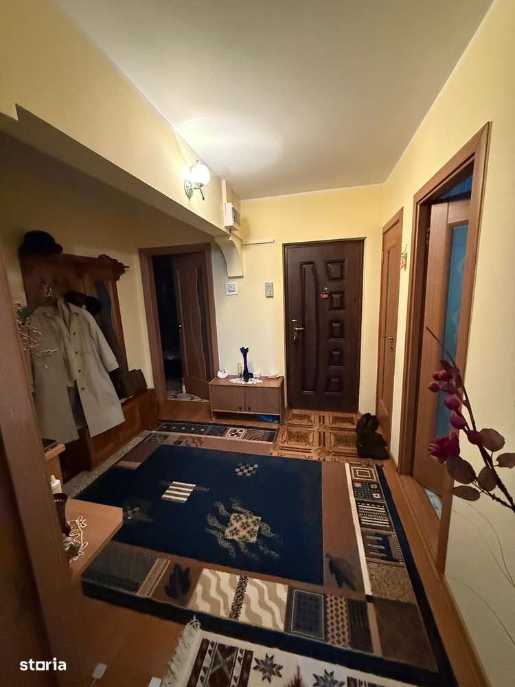 Apartament cu 4 camere decomandate in apropierea spitalului - Imagine principală: 4/16