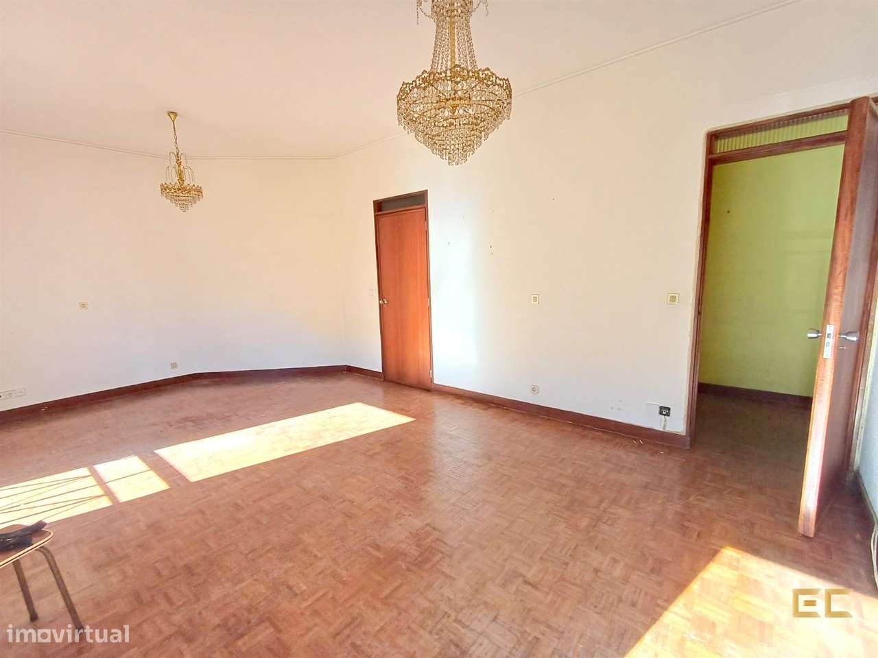 Apartamento T3 com Garagem - Abadias!-1
