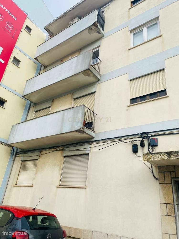 Apartamento T3 na Estrada dos Ciprestes – Excelente Oportunidade em Se-8