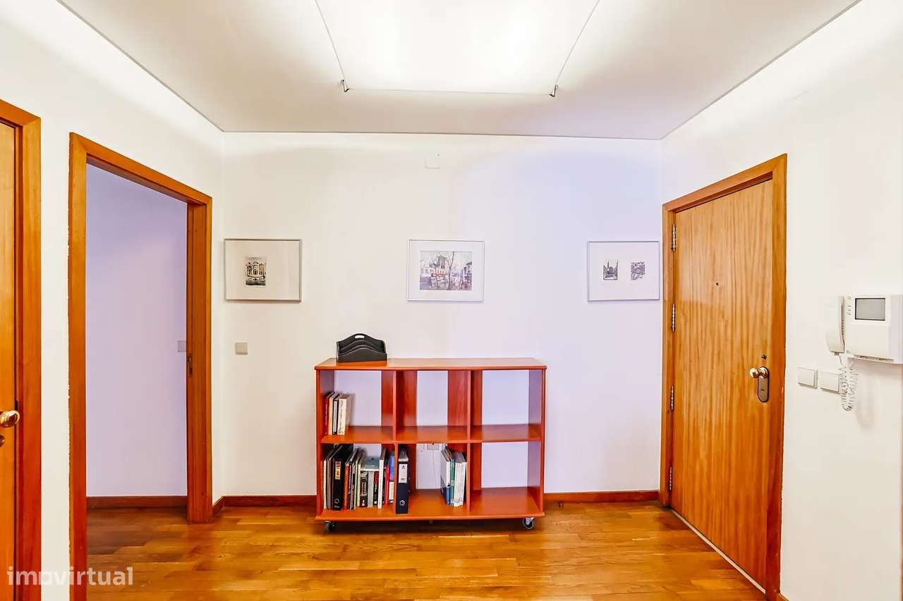 T3 no Centro de Barcelos, com Suíte e 3 frentes-11