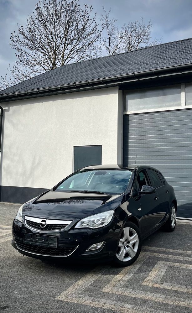 Opel Astra J 1.4 T Cosmo EU6 2012