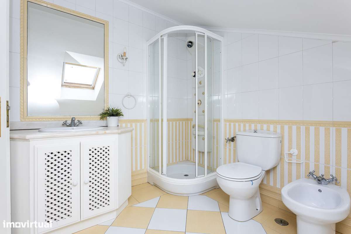 Fantástico T4 Duplex, com vista mar, em Cascais-11