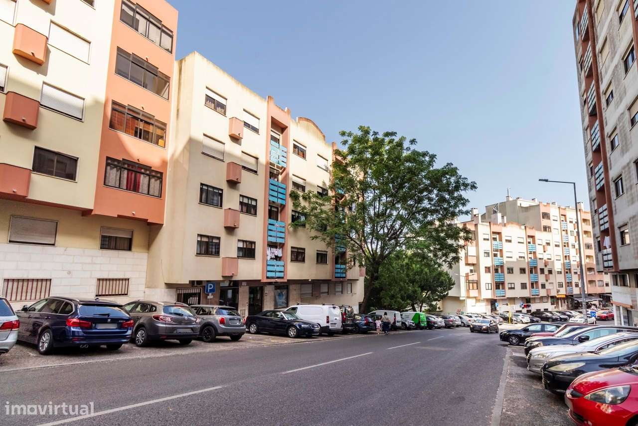 Apartamento T2 c/ Varanda no Casal do Cotão, Sintra-32