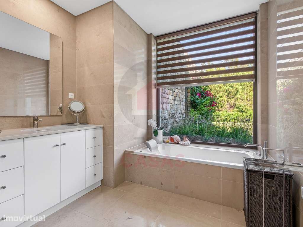 Propriedade contemporânea que combina privacidade, arquitetura e na...-39