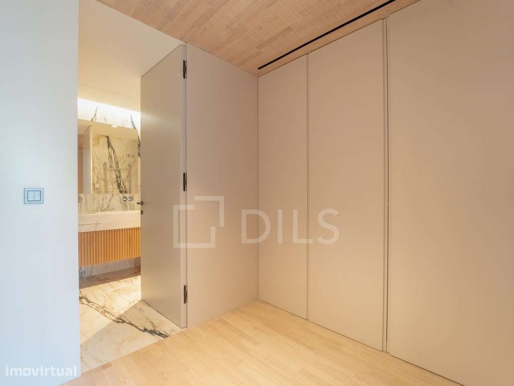 Apartamento T4+1 na Foz - Último Piso Cobertura Privativa-32