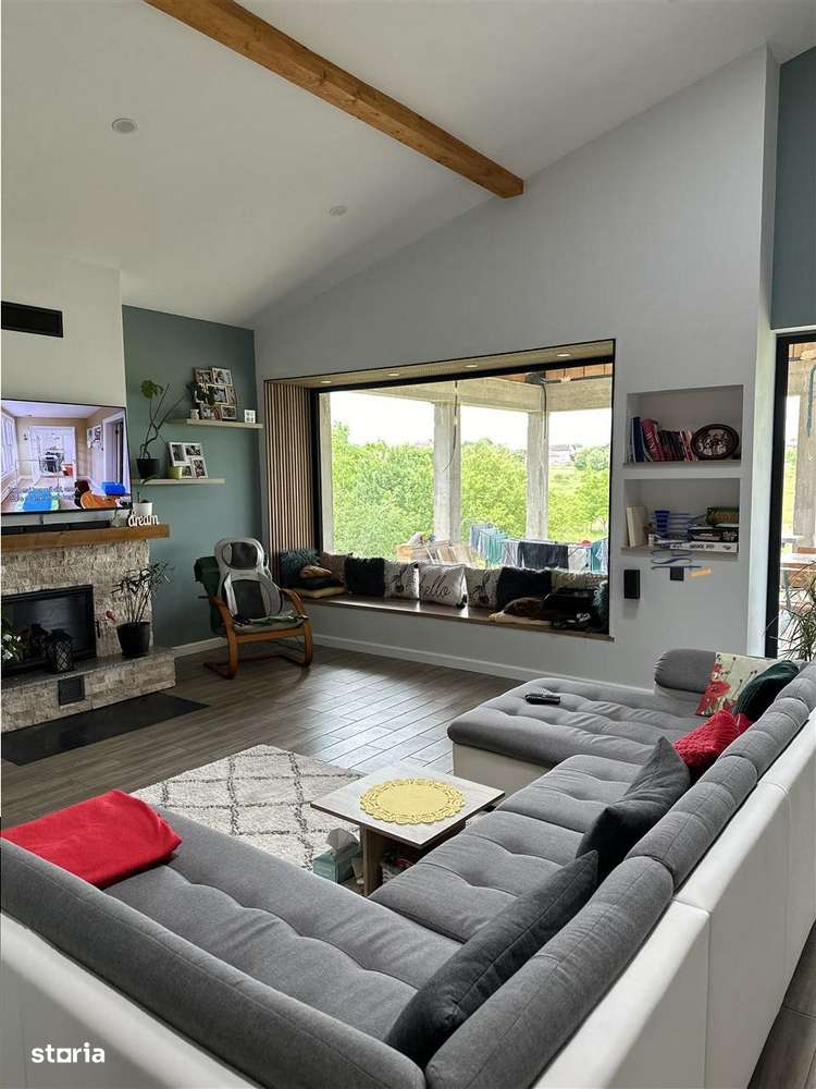 Vila pretabila pentru diverse activitati - Imagine principală: 4/16