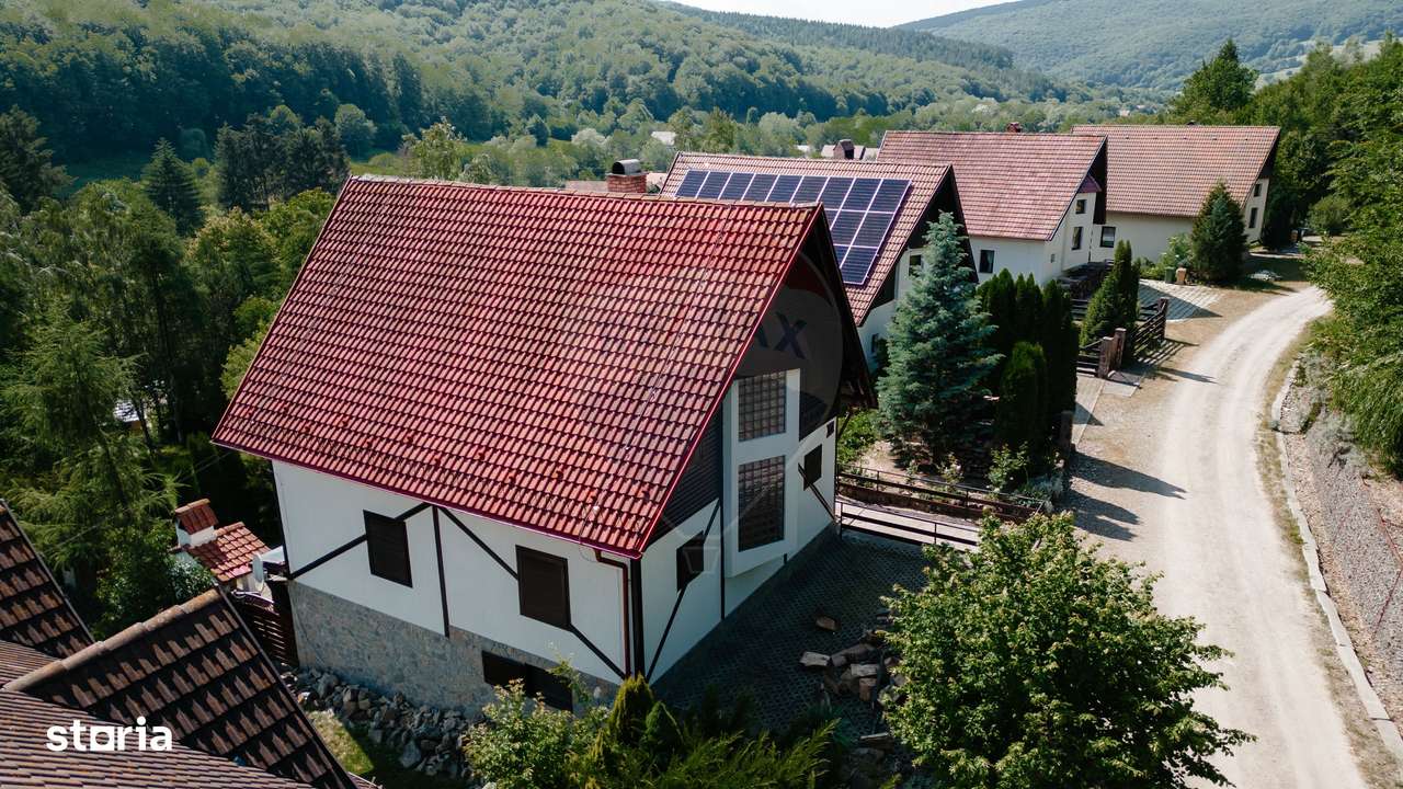 Vilă cu 6 camere, teren de 1000mp, într-un resort montan privat - Imagine principală: 1/20