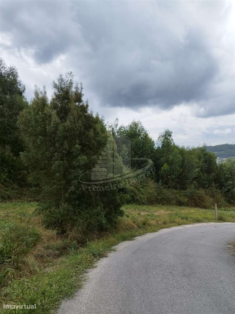 Terreno com 1851 m2 para Construção em Zona Tranquila de Vila Verde-12