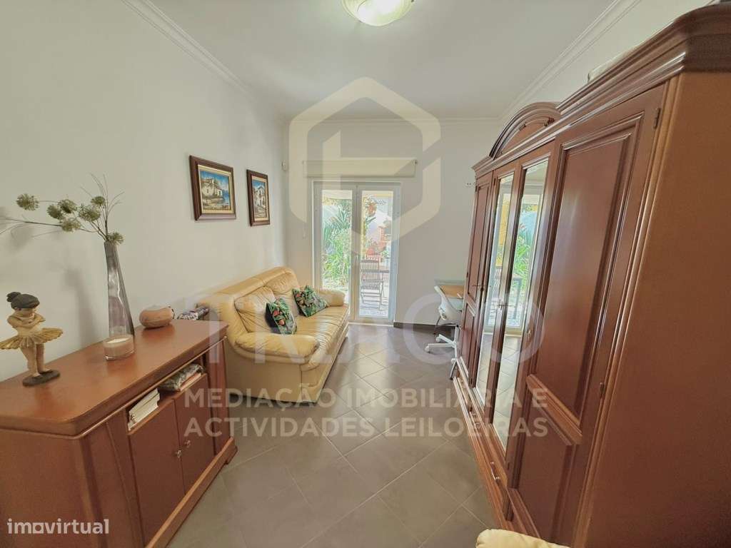 Moradia T4 Isolada com Logradouro Maravilhoso-17